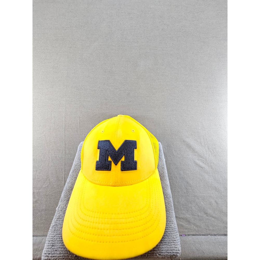 Nike Michigan Wolverines Hat Yellow Navy Blue Dri-FIT Legacy91 Trucker Snapback